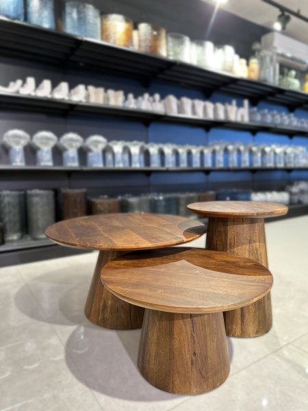 סט 3 שולחנות מעץ מנגו – בצבע חום כהה